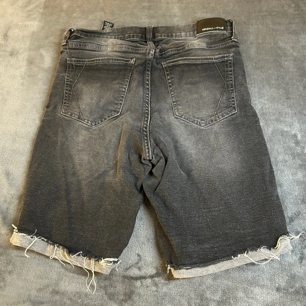 Kendall‎ + Kylie The BU Short Black Distressed Denim Shorts Womens Size 30 30x9